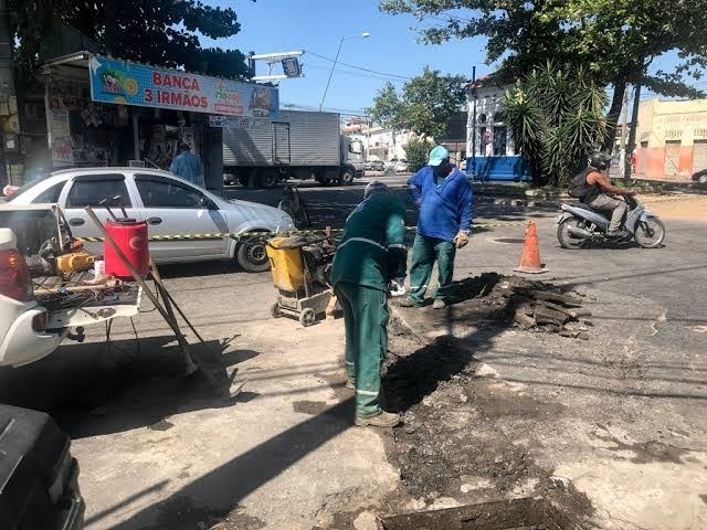Cidade da Esperança e Felipe Camarão recebem serviços da operação tapa buracos