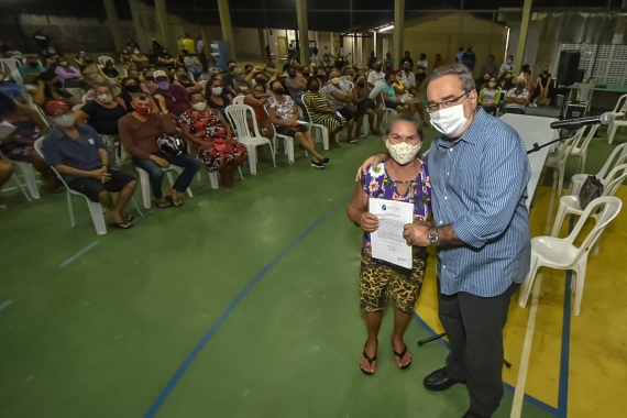 Prefeitura de Natal entrega mais 177 títulos de regularização fundiária aos moradores do Planalto 