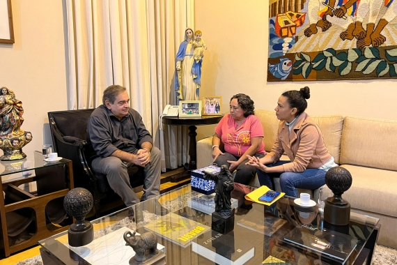 Prefeito recebe representantes do Sinte
