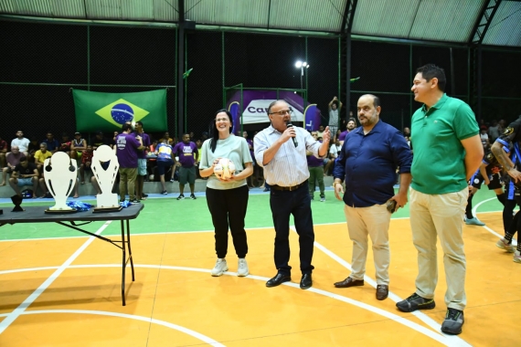 Paulinho Freire participa do encerramento da Copa de Futebol no bairro Nordeste