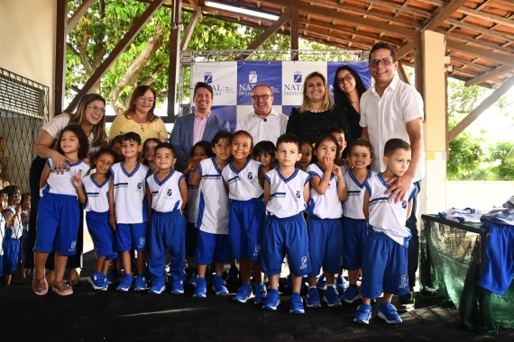 Zona Norte recebe os primeiros kits de fardamento escolar no CMEI Paulina Engrácia