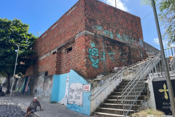 Avenida João XXIII em Mãe Luiza será interditada para demolição de construção irregular 