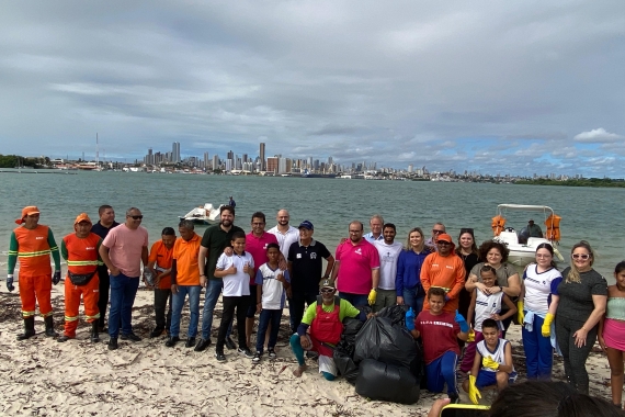 Natal Capital da Educação: Estudantes participam de atividade de educação ambiental no Rio Potengi