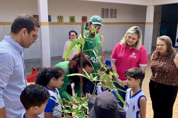 Capital da Educação: Estudantes participam de ação do Planta Natal