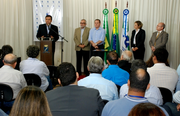 Prefeitura assina contrato com a Falconi Consultores para iniciar auditoria na folha 
