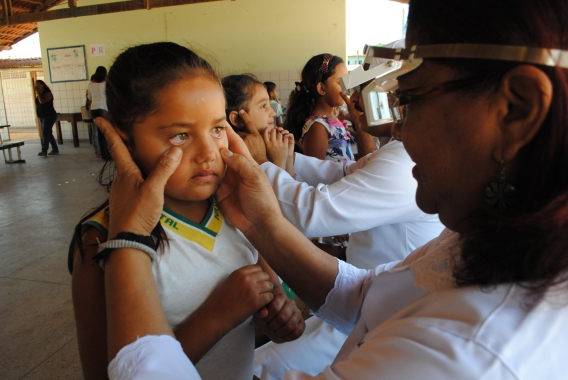 Parceria entre SME e SESAP realizam exames diagnósticos em alunos da rede municipal