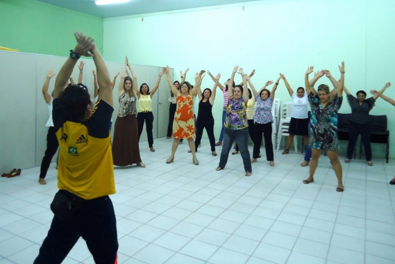 Funcionários da Semtas praticam ginástica laboral 