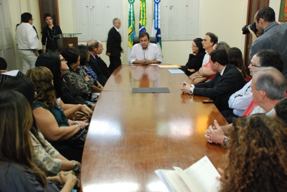 Prefeitura renova termo de adesão ao projeto da Biblioteca Virtual de Natal