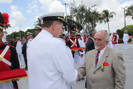 Secretário de Turismo de Natal é agraciado com Medalha Mérito Tamandaré 