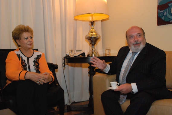 Embaixador Uruguai é recebido pela vice-prefeita do Natal