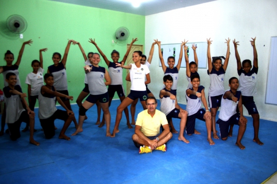 Atletas da Escola Municipal Francisca Ferreira viajam para torneio de Ginástica em São Luís 