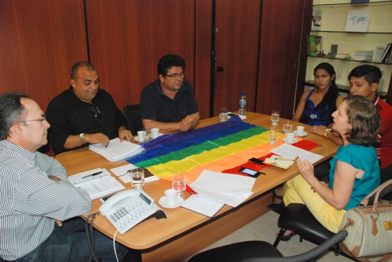 Representantes do movimento LGBT participam de reunião na Prefeitura de Natal