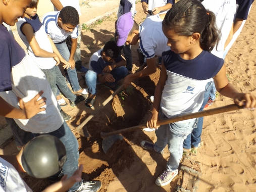 Projeto “Arborização nas Escolas” incentiva criança a preservar o meio ambiente