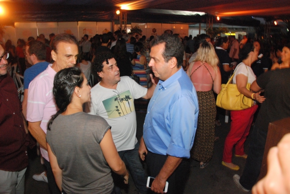 Prefeito participa da abertura do Festival do Camarão na Praça Ecológica em Ponta Negra