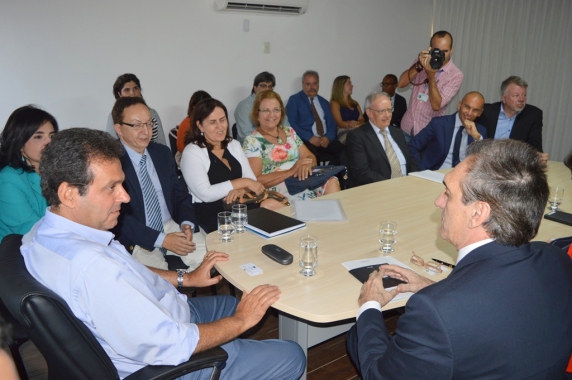 Prefeito recebe Comissão Europeia de representantes do Programa Cidades Inteligentes 