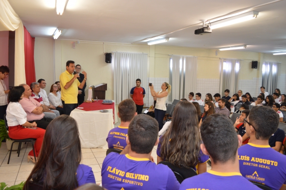 Prefeito Carlos Eduardo participa da posse do grêmio estudantil do Colégio Salesiano