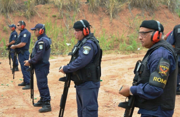Guardas municipais são aperfeiçoados na utilização de espingarda 12 e pistola 380