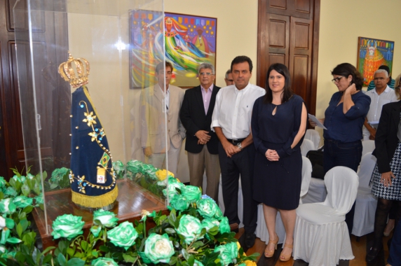 Prefeitura do Natal recebe imagem de Nossa Senhora Aparecida