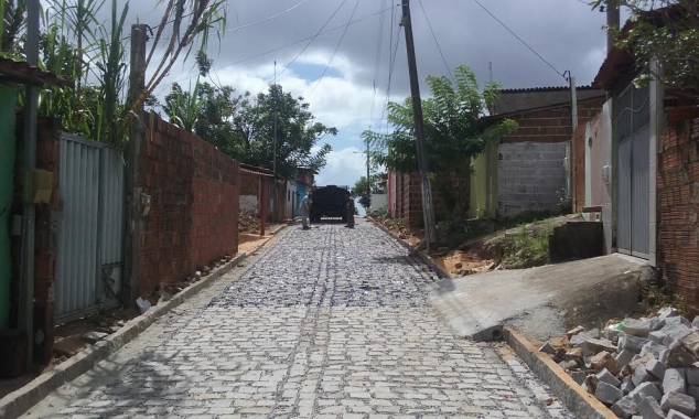 Ruas de Felipe Camarão recebem drenagem e pavimentação nos próximos meses