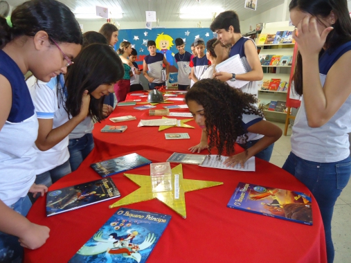 A obra “O Pequeno Príncipe” é tema de exposição na Escola Municipal Adelina Fernandes