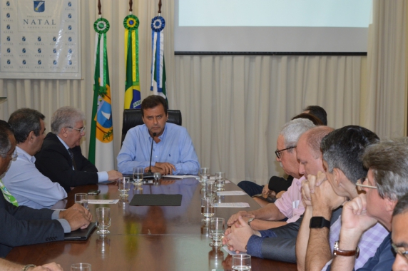 Prefeito lança programa “Alvará 48 horas” para dar celeridade a processos na Semurb
