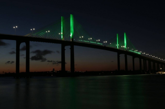 Iluminação especial de monumentos públicos marca apoio à Campanha “Abril Verde”   