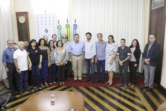 Prefeito empossa novos membros do Conselho Municipal de Cultura