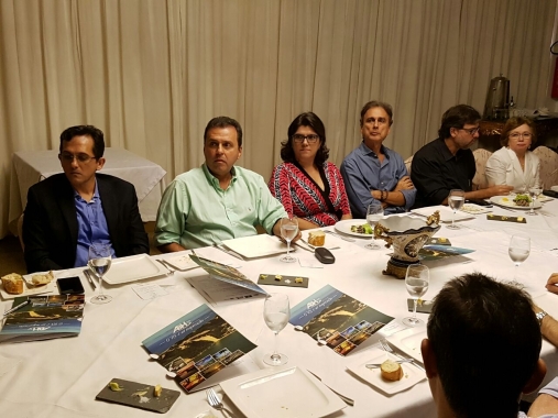 Prefeito participa de reunião com empresários do setor turístico 