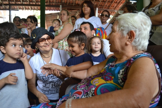 CMEI Eunice Davim realiza ação solidária no Lar do Ancião Evangélico