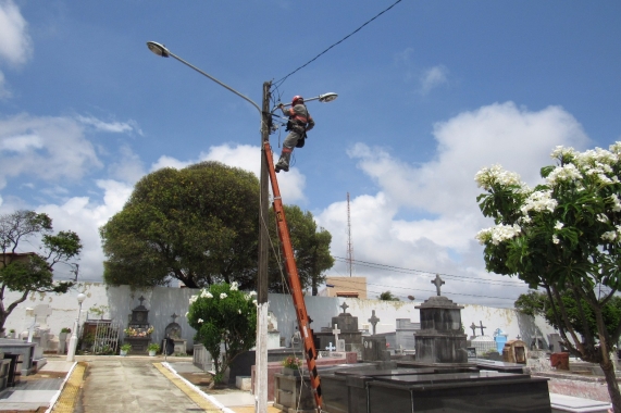 Cemitérios da cidade passaram por manutenção para o Dia de Finados