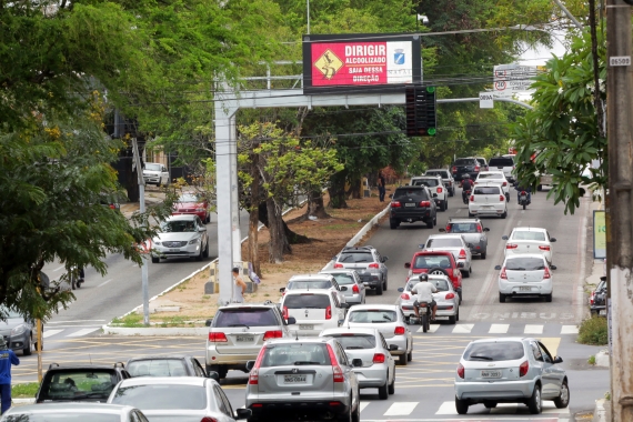  Painéis de mensagens variadas modernizam sinalização na cidade