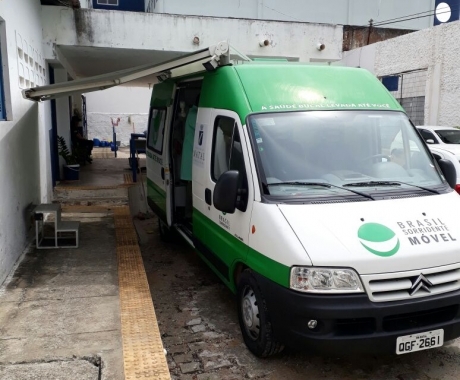 Unidade Odontológica Móvel promove mais de 100 atendimentos mensais  