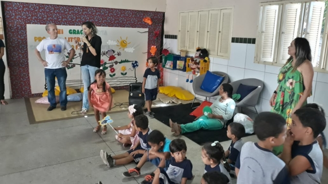 CMEI Maria das Graças Mota reúne comunidade escolar em atividade literária