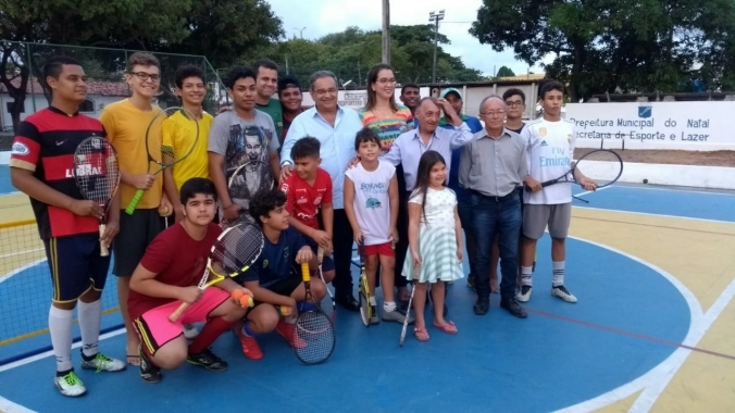 Prefeito entrega nova quadra de esportes à comunidade de Potilândia