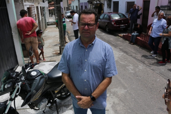 Prefeitura inicia demolição de imóveis na comunidade do Jacó