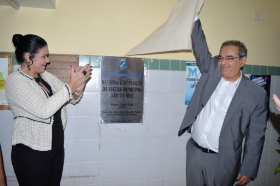 Prefeito Álvaro Dias entrega Escola Municipal Santos Reis revitalizada com obras de acessibilidade
