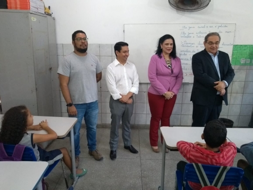 Escola Municipal Prof.ª Maria Dalva Gomes Bezerra é reformada e entregue a comunidade