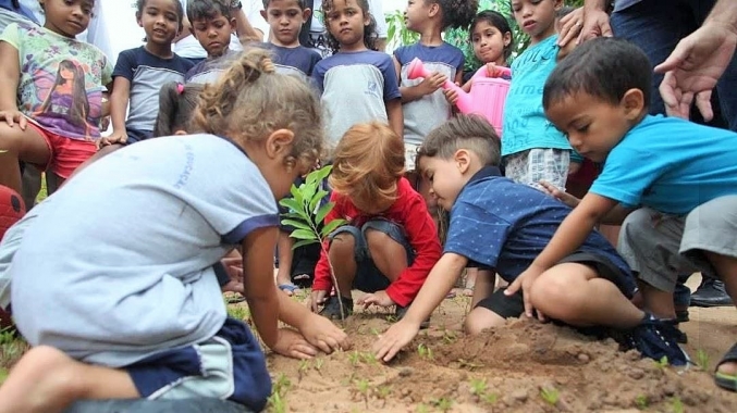 Planta Natal: Maratona das Escolas faz plantios em mais 2 unidades esta semana