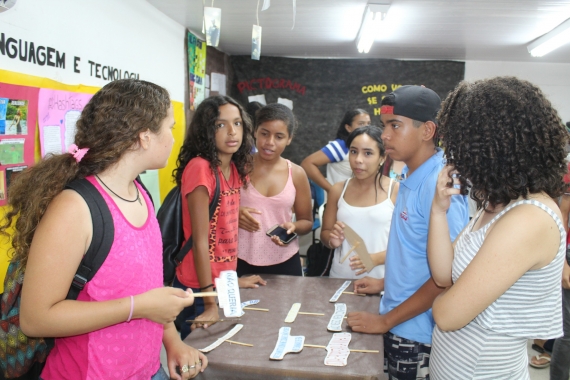 Escola Municipal Professor Amadeu Araújo promove IV Mostra do Conhecimento