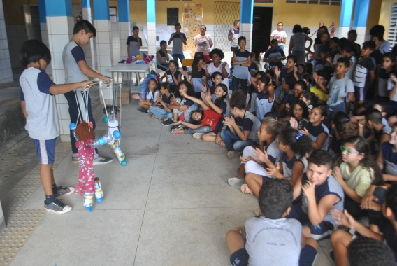 Alunos da Escola Municipal Santa Catarina participam de projeto teatral