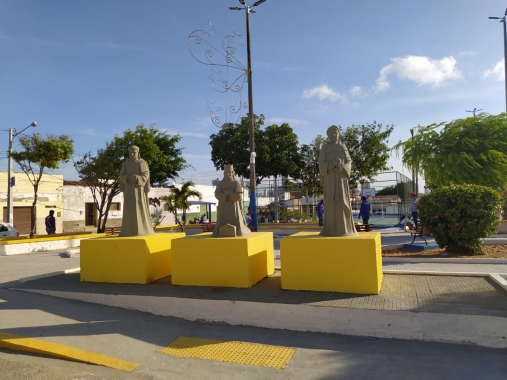 Prefeitura entrega Praça e Quadra do Santuário de Santos Reis totalmente revitalizadas