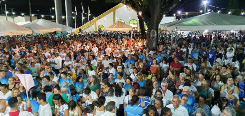 Procissão de encerramento da Festa de Nossa Senhora da Esperança reúne milhares de fiéis