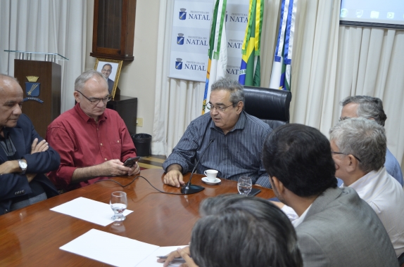 Álvaro Dias recebe prefeitos da Grande Natal pra discutir ações por causa das chuvas