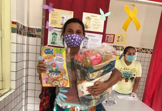 Maio Amarelo: Prefeitura distribui kits de educação de trânsito para alunos de Natal