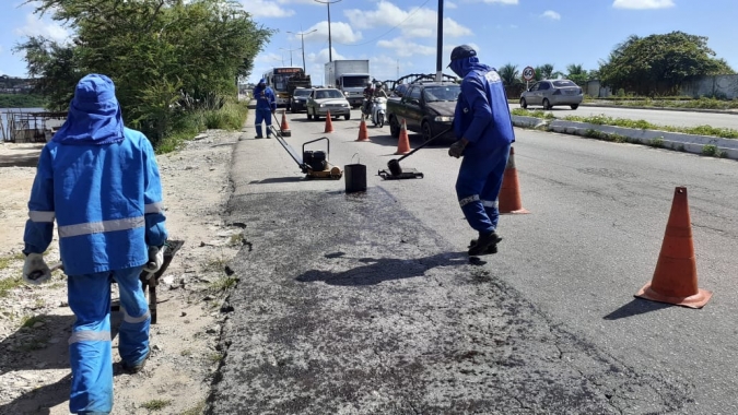 Petrópolis e Bairro Nordeste recebem aplicação de asfalto nesta quarta-feira 
