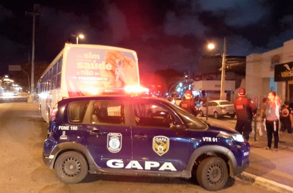 Guarda Municipal prende suspeito de depredar ônibus na Av. Bernardo Vieira