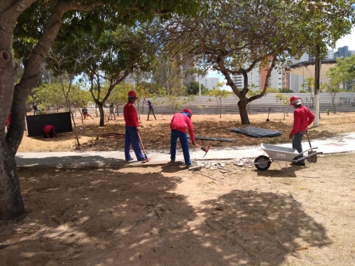 Prefeitura inicia revitalização da Praça do Disco Voador