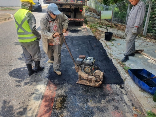 Operação tapa buracos: Bom Pastor e Cidade Jardim recebem aplicação de asfalto nesta quinta-feira