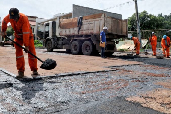 Tapa buracos: Avenidas Felizardo Moura e Nascimento de Castro recebem serviços nesta terça-feira
