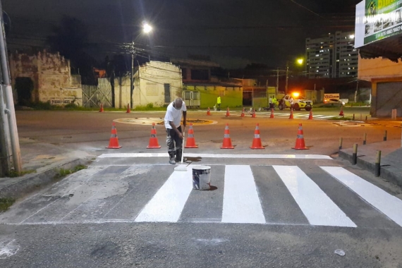 Rua Djalma Maranhão recebe nova sinalização viária